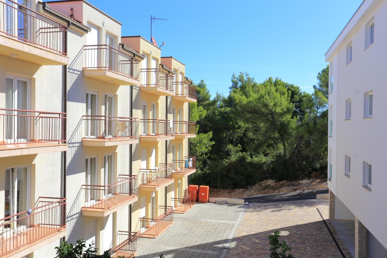 Apartments By The Sea Arbanija, Ciovo - 17332 트로기르 외부 사진
